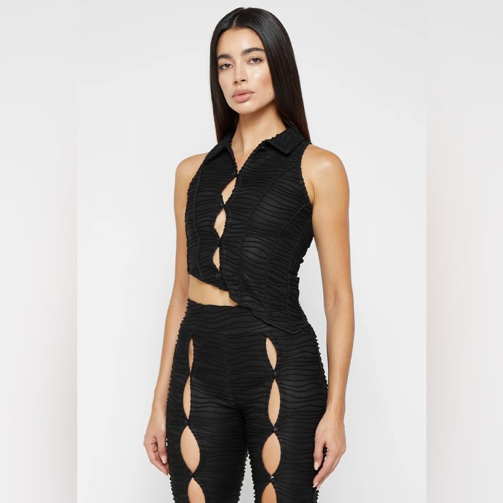 MANIERE DE VOIR ASYMMETRIC SHIRRED MESH TOP - BLACK  SIZE US 10 - Picture 3 of 10